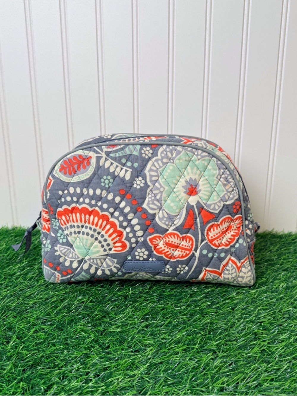 Vera Bradley Nomadic Floral Large Cosmetic Bag Lined Gray/Red/Mint GUC